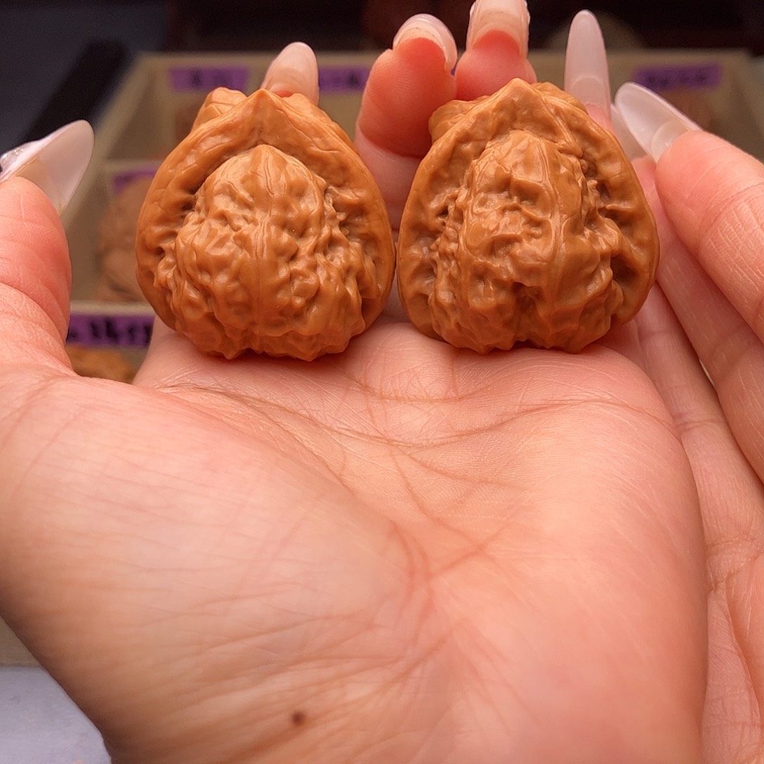 文玩核桃把件金蟾抱佛