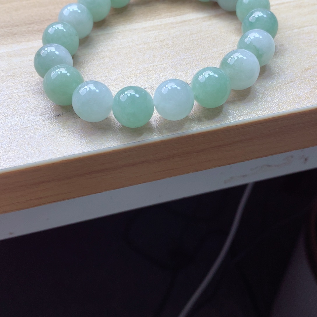 翡翠颈饰未镶嵌吊坠