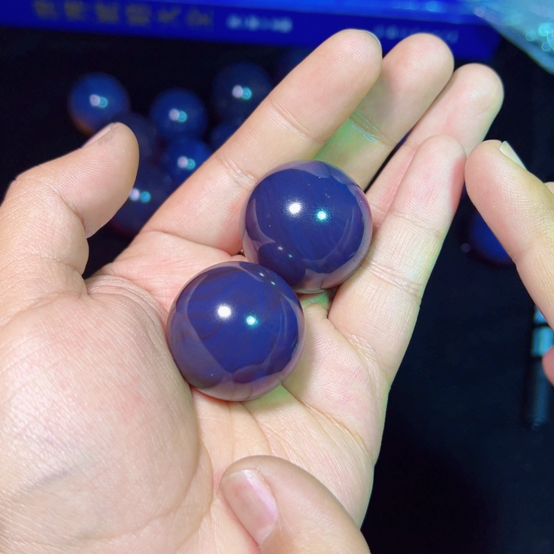 未镶嵌琥珀裸石琥珀