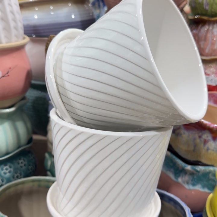 凑9米包邮，有孔，陶瓷花盆