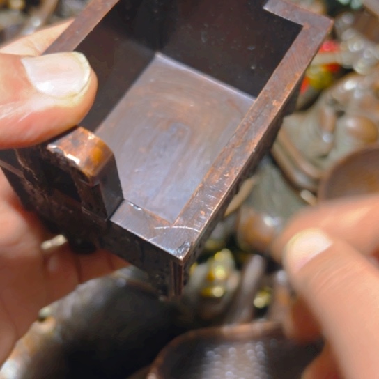 铜铜的     清货诚信经营