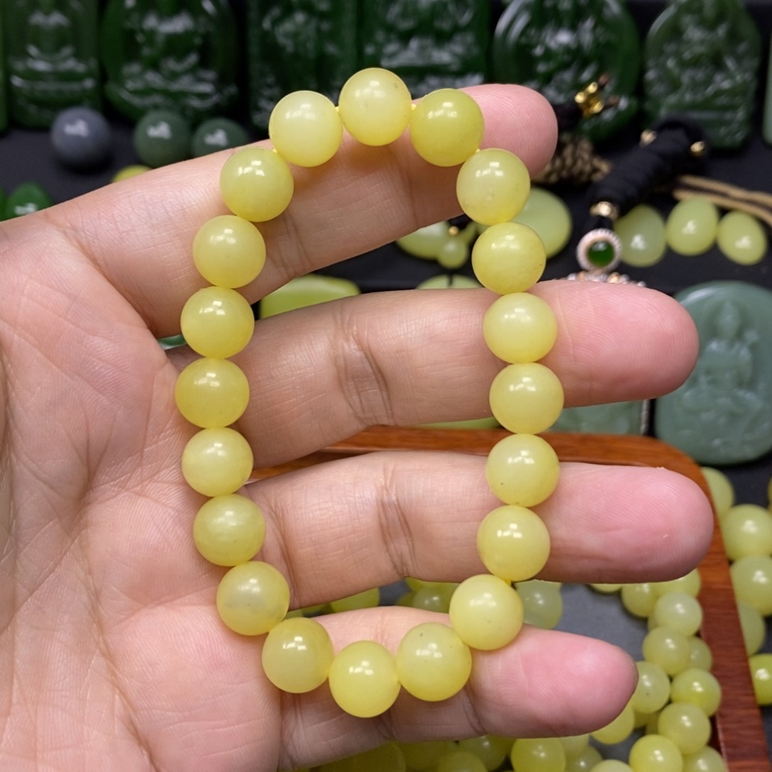 和田玉（黄玉）手串未镶嵌有裂个别