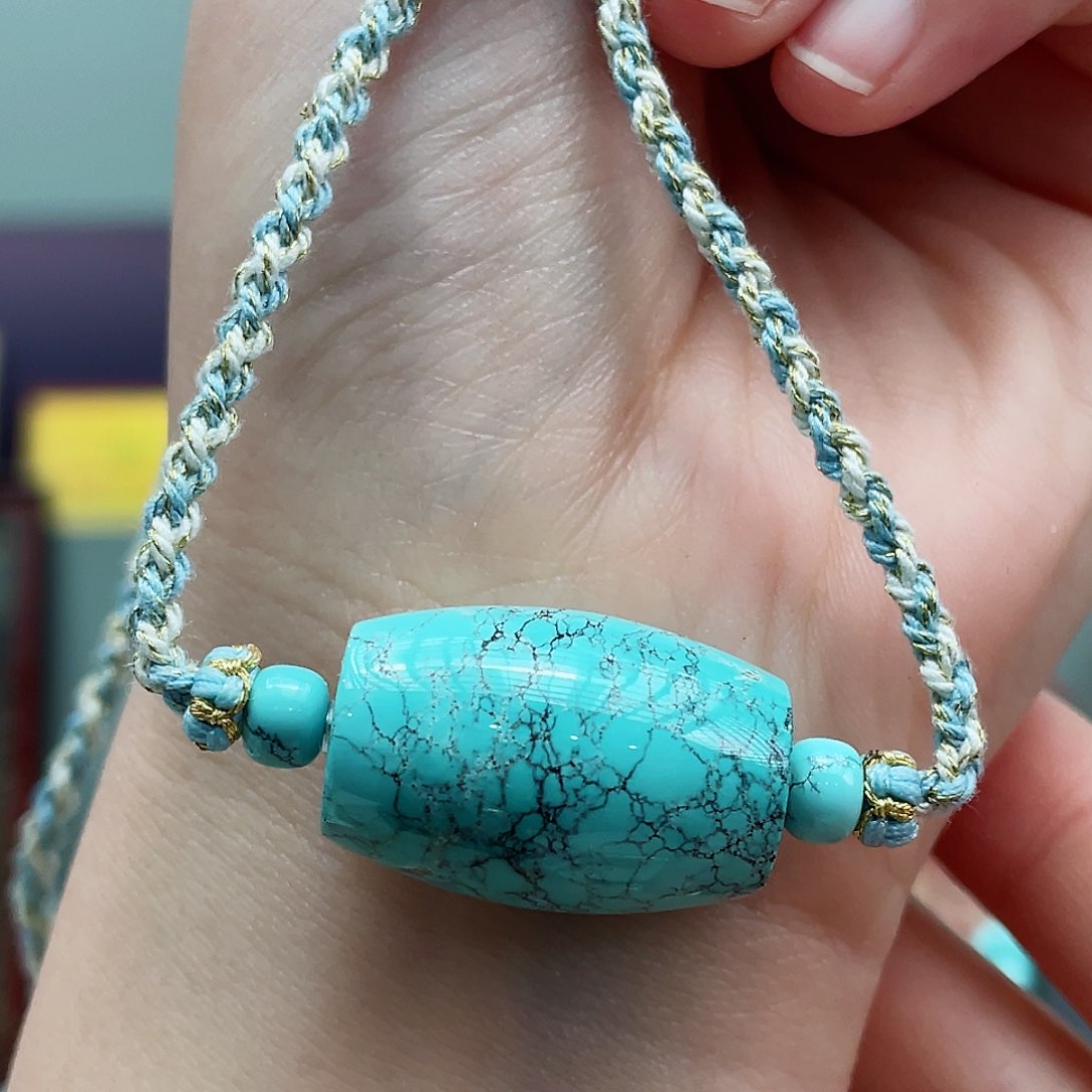 绿松石颈饰未镶嵌