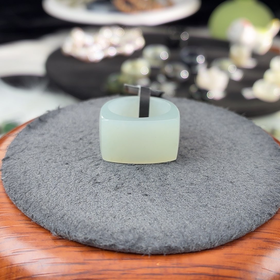 和田玉未镶嵌戒指b168俄白马鞍16.3