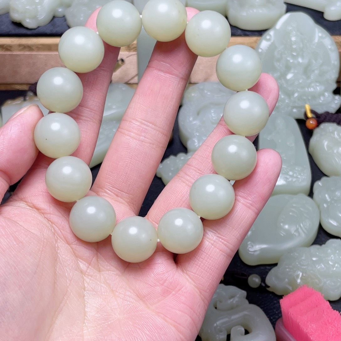 和田玉颈饰未镶嵌