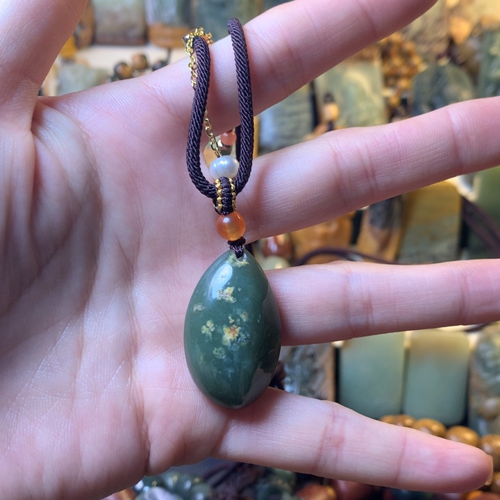 岫岩河磨玉（透闪石质玉）手链未镶嵌