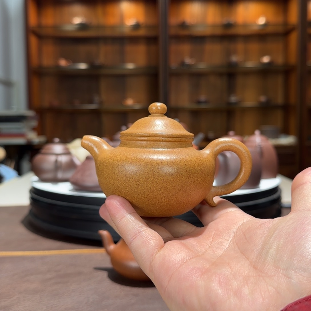 8***6紫砂茶壶冷金黄莲子壶