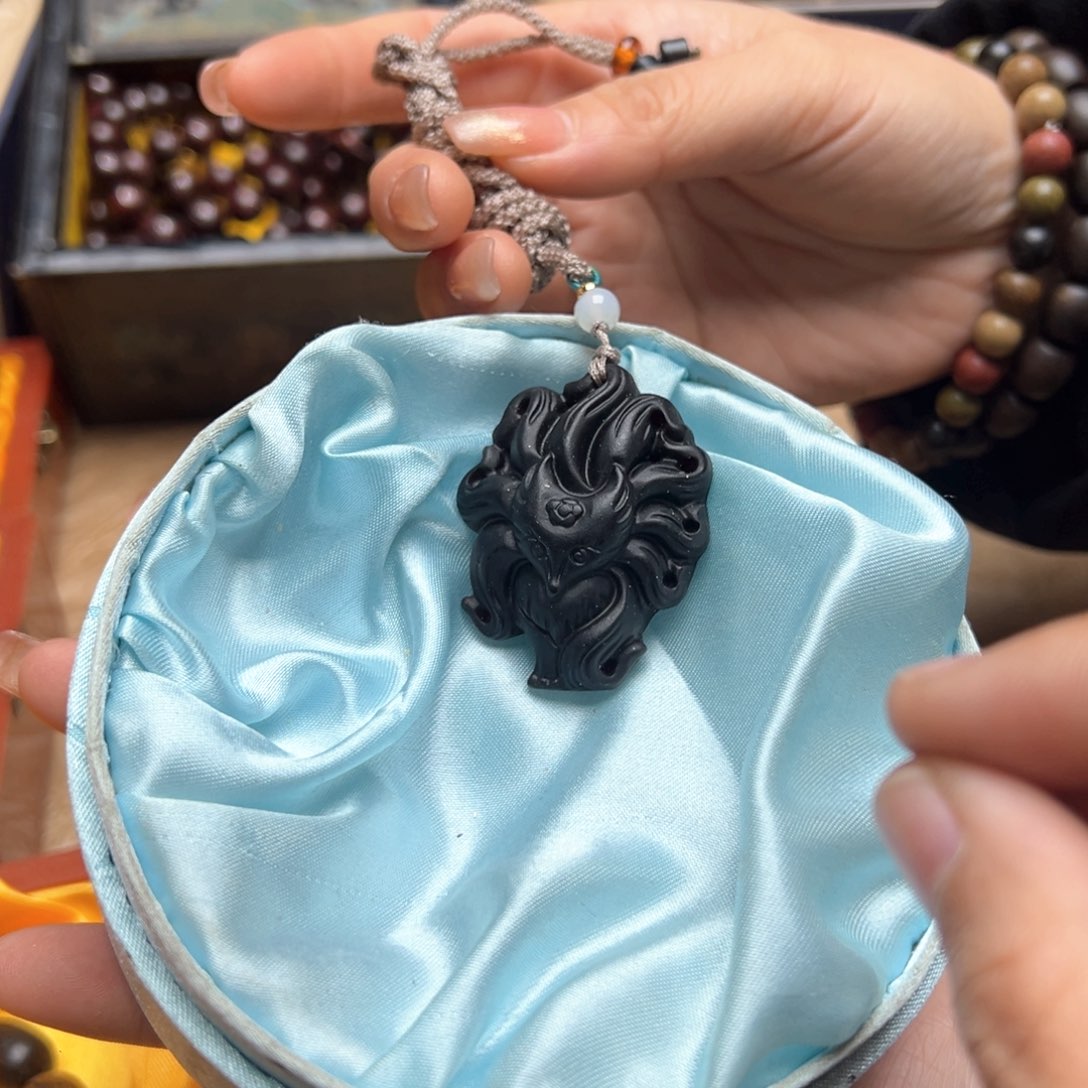 大叶紫檀（黑酸枝木类）