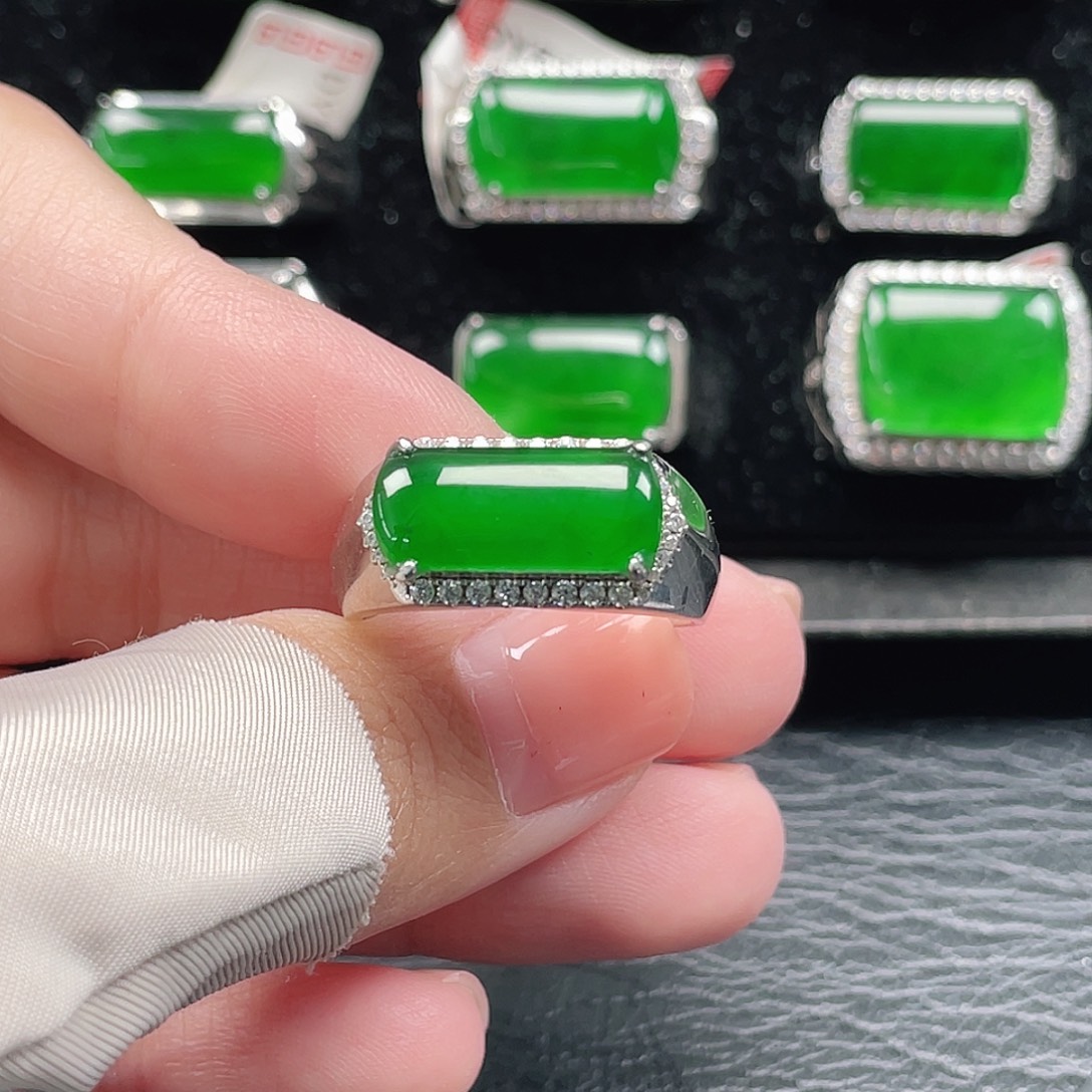 翡翠银S925镶嵌戒指天然A货翡翠没运费险2862