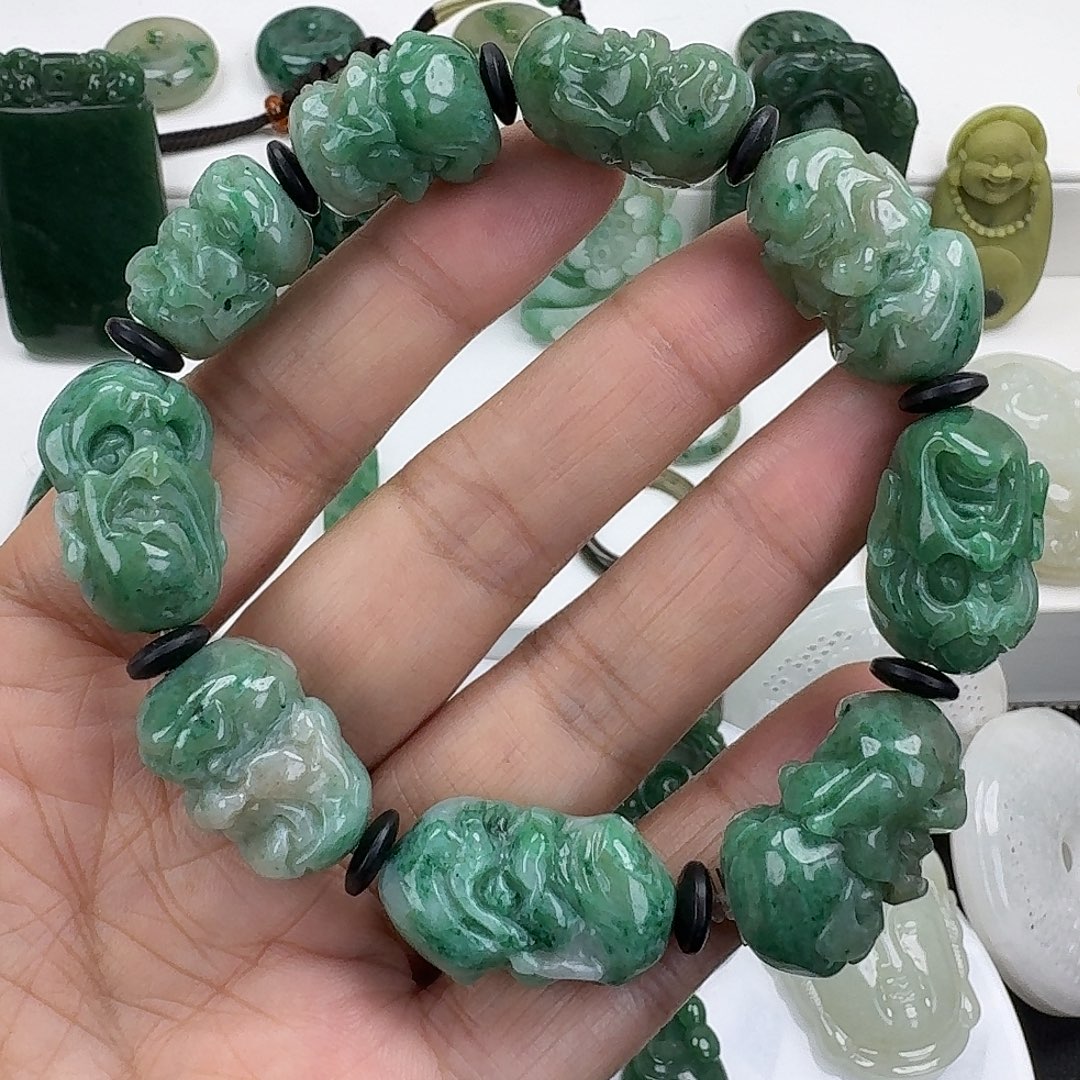 独山玉未镶嵌颈饰