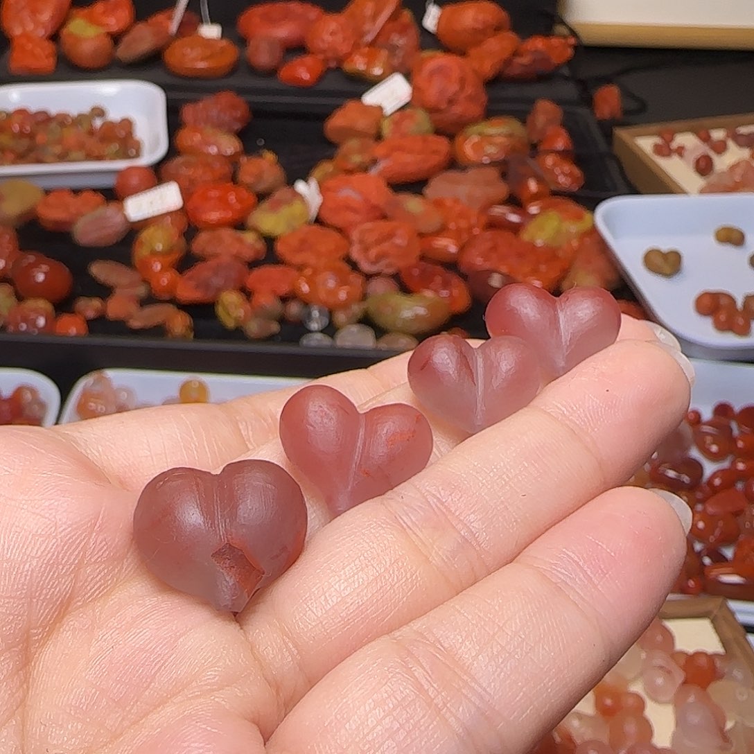 鸿***蒙南红玛瑙未镶嵌颈饰