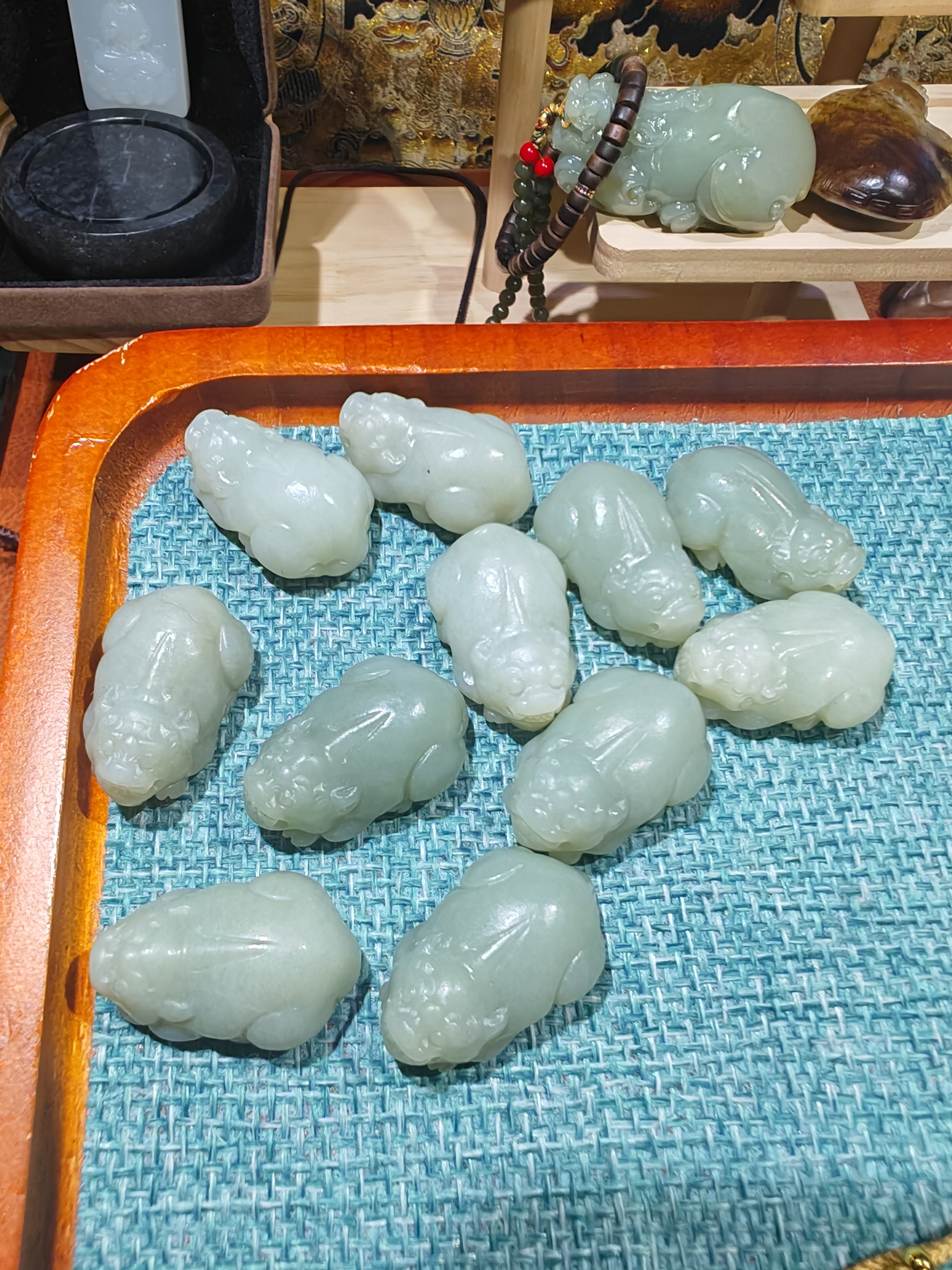 新疆且末和田玉玉貔貅情侣吊坠时尚雕刻精美