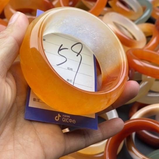 石英质玉未镶嵌手镯