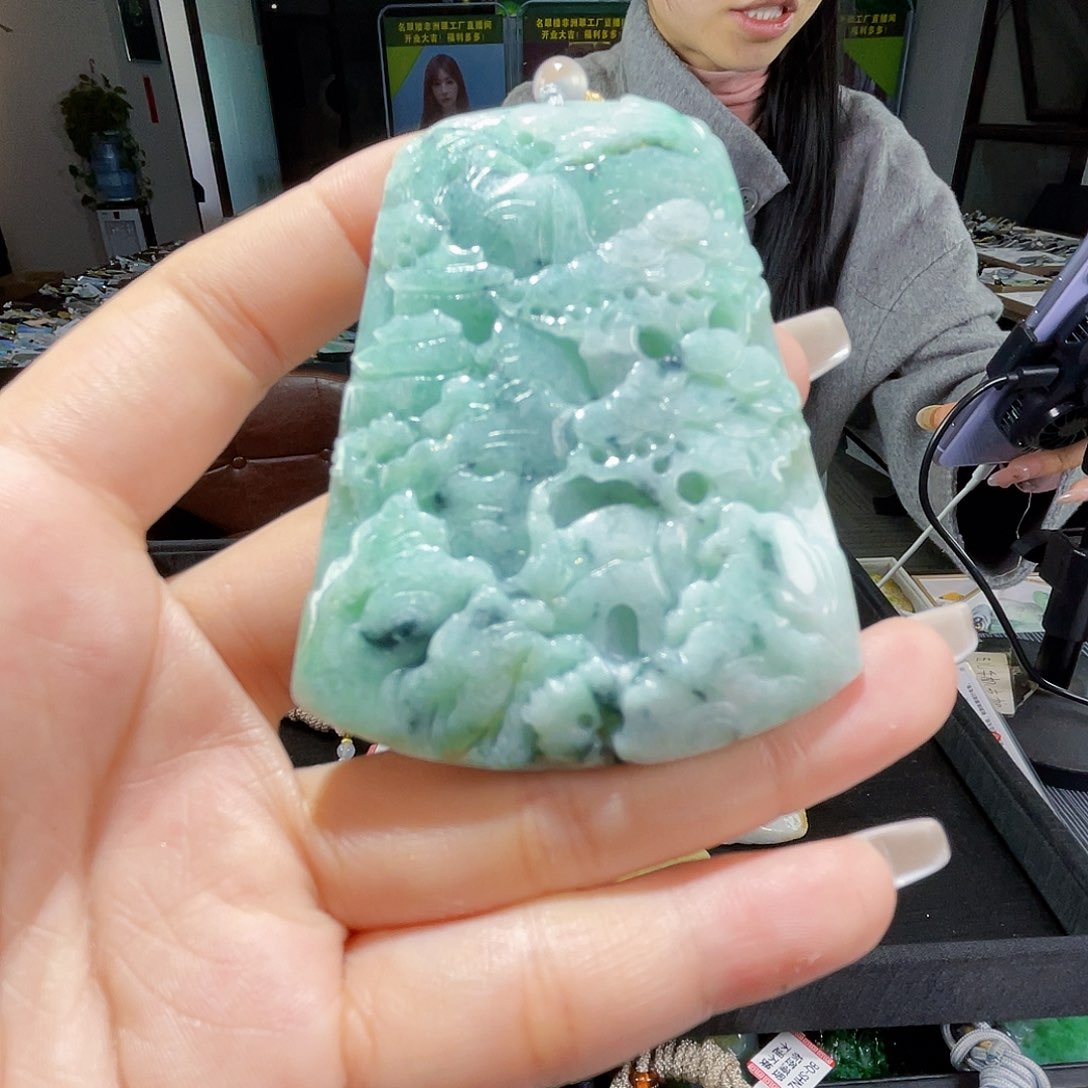 颈饰未镶嵌翡翠一