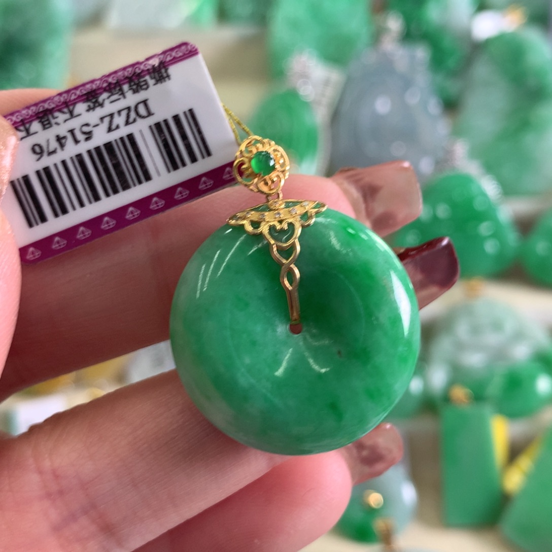 翡翠吊坠(不含链)18K金镶嵌