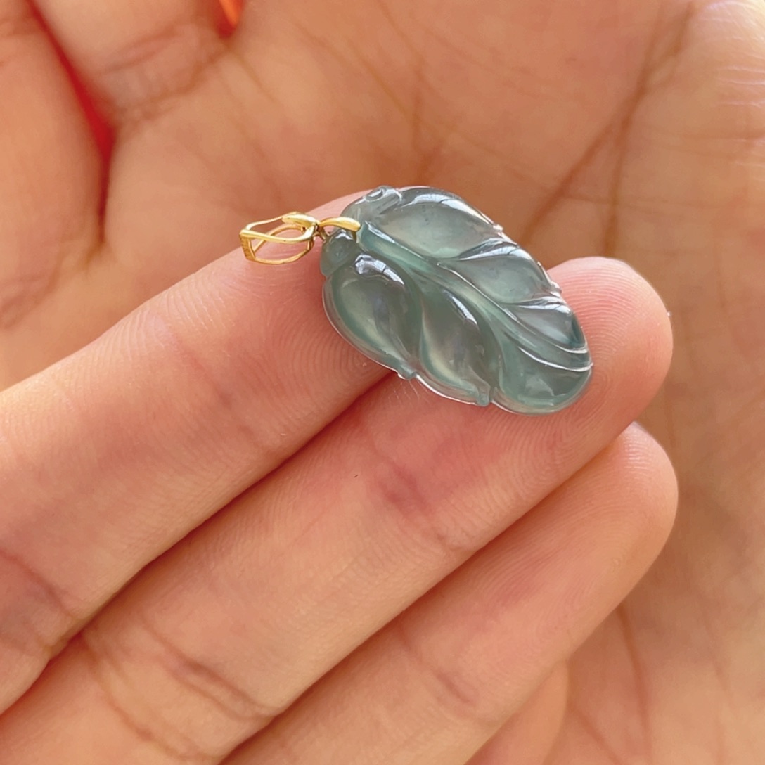 翡翠颈饰18K金镶嵌叶子