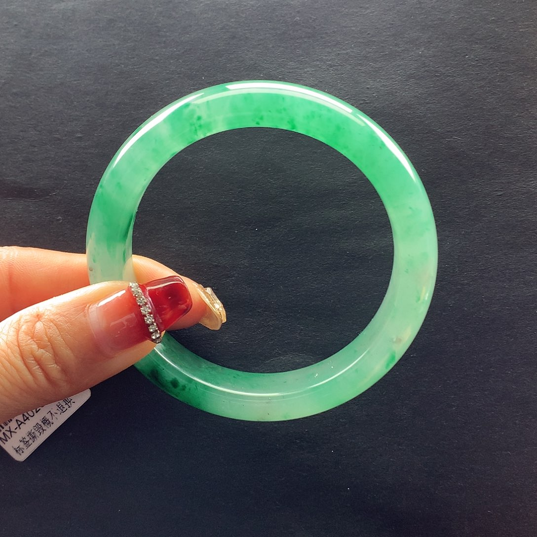 【闪购商品】石英质玉手镯未镶嵌