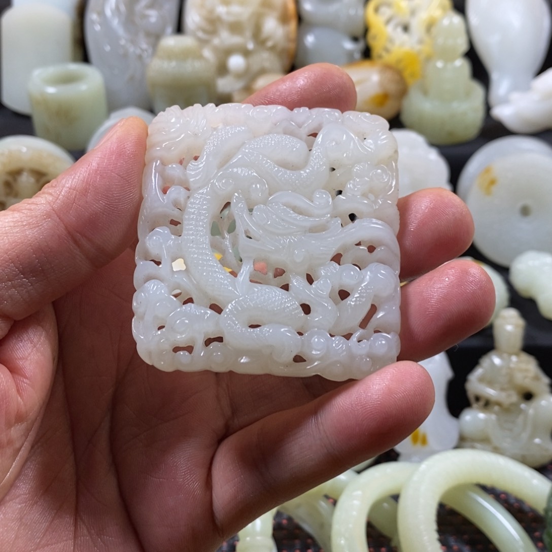 和田玉颈饰未镶嵌