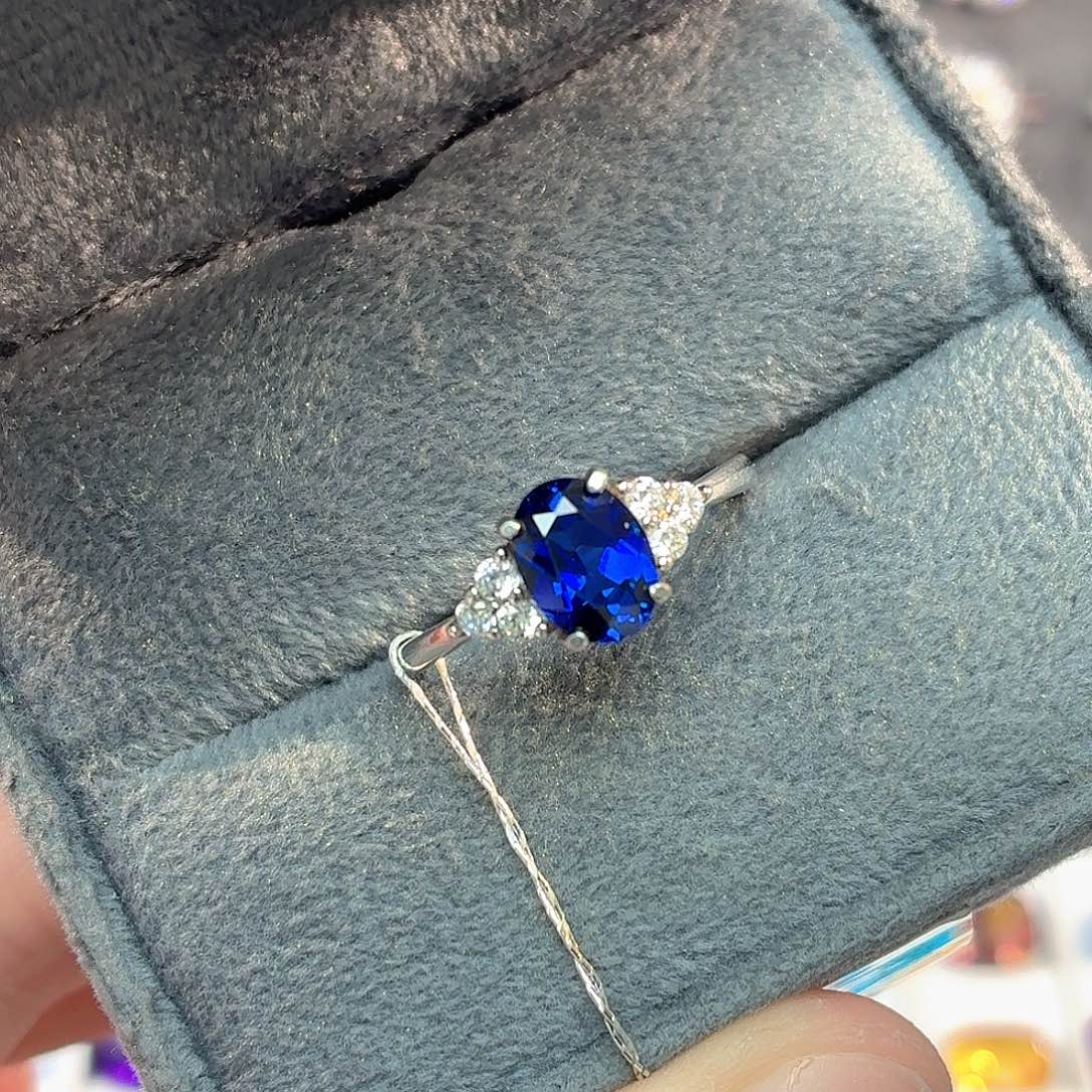 925银培育皇家蓝色宝石