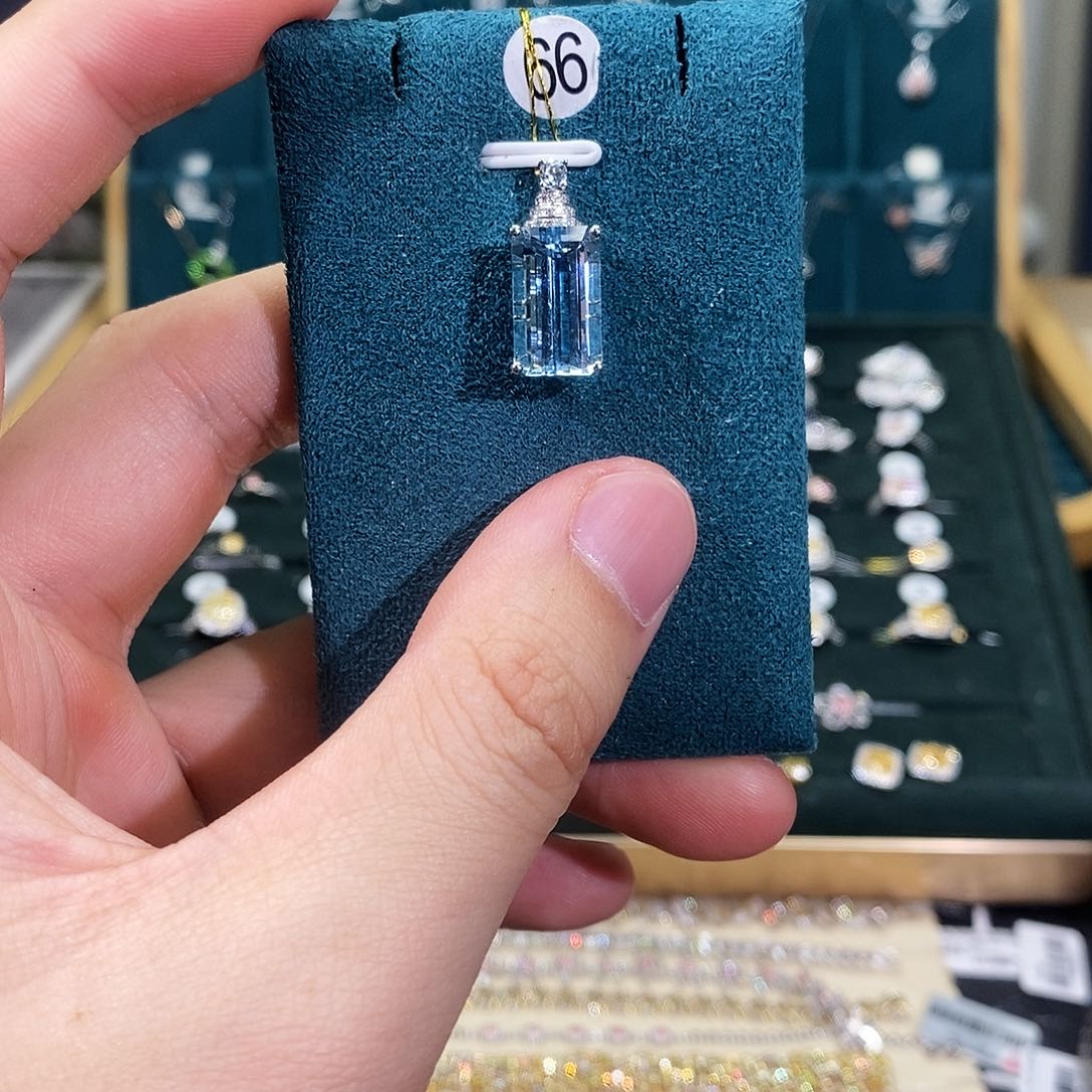 海蓝宝石吊坠(不含链)18K金镶嵌吊坠