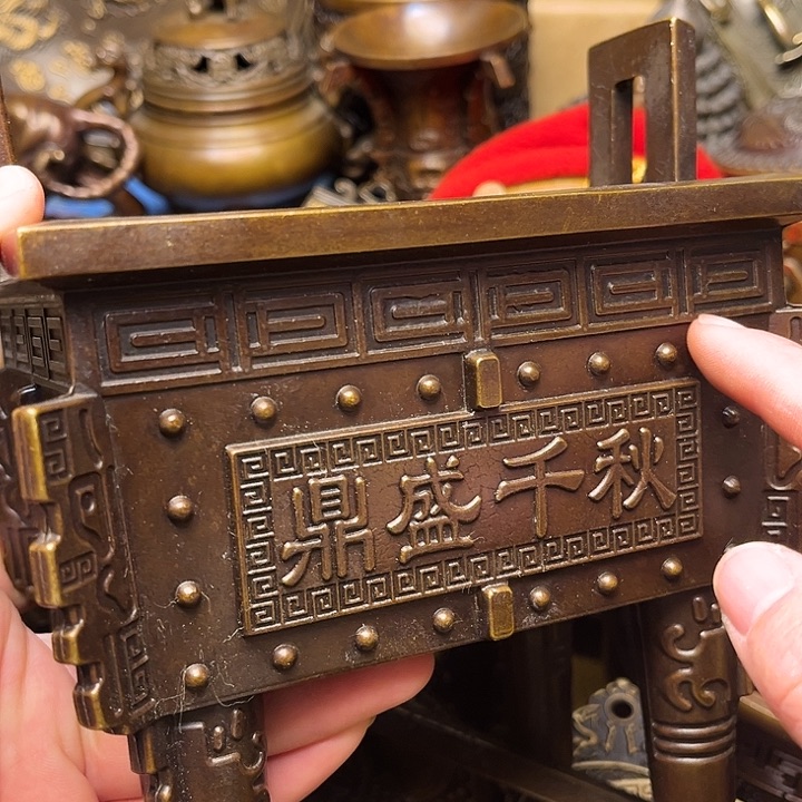 精美铜器批发档口