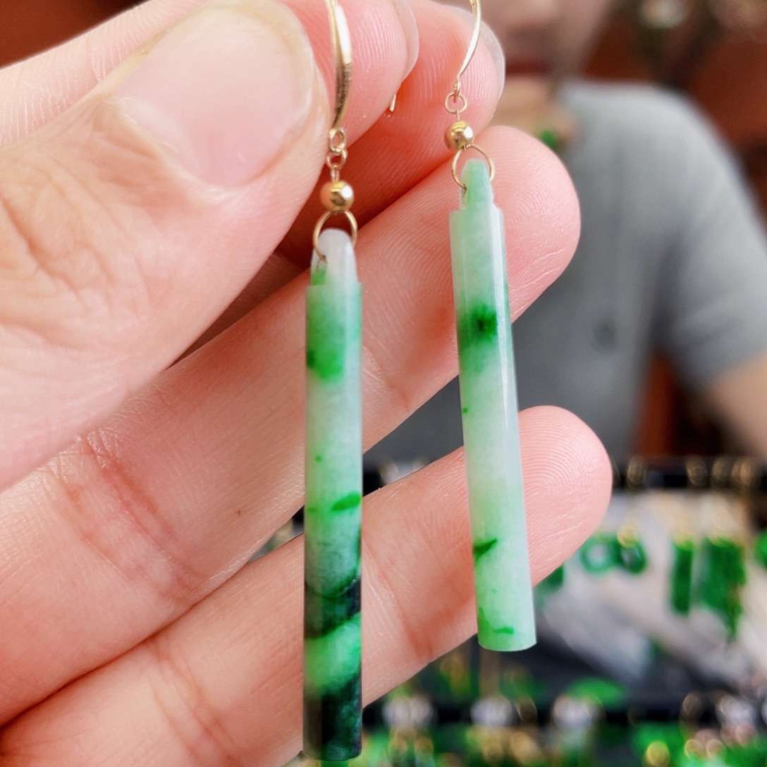 翡翠18K金镶嵌耳饰