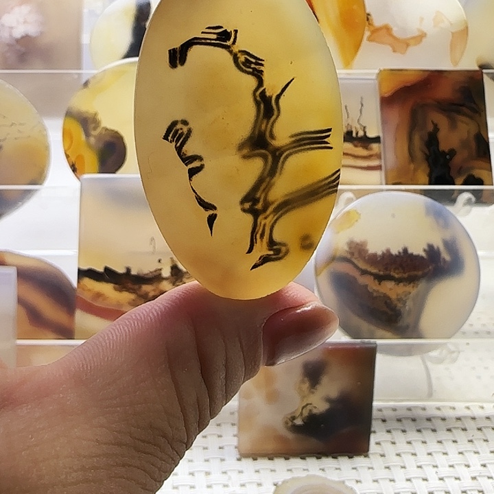 玛瑙/玉髓未镶嵌珠宝奇石