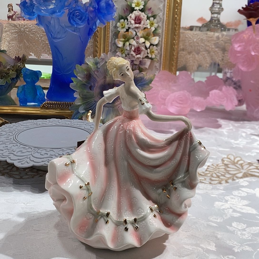 摆件0246骨瓷回眸款跳舞瓷偶摆件音乐盒