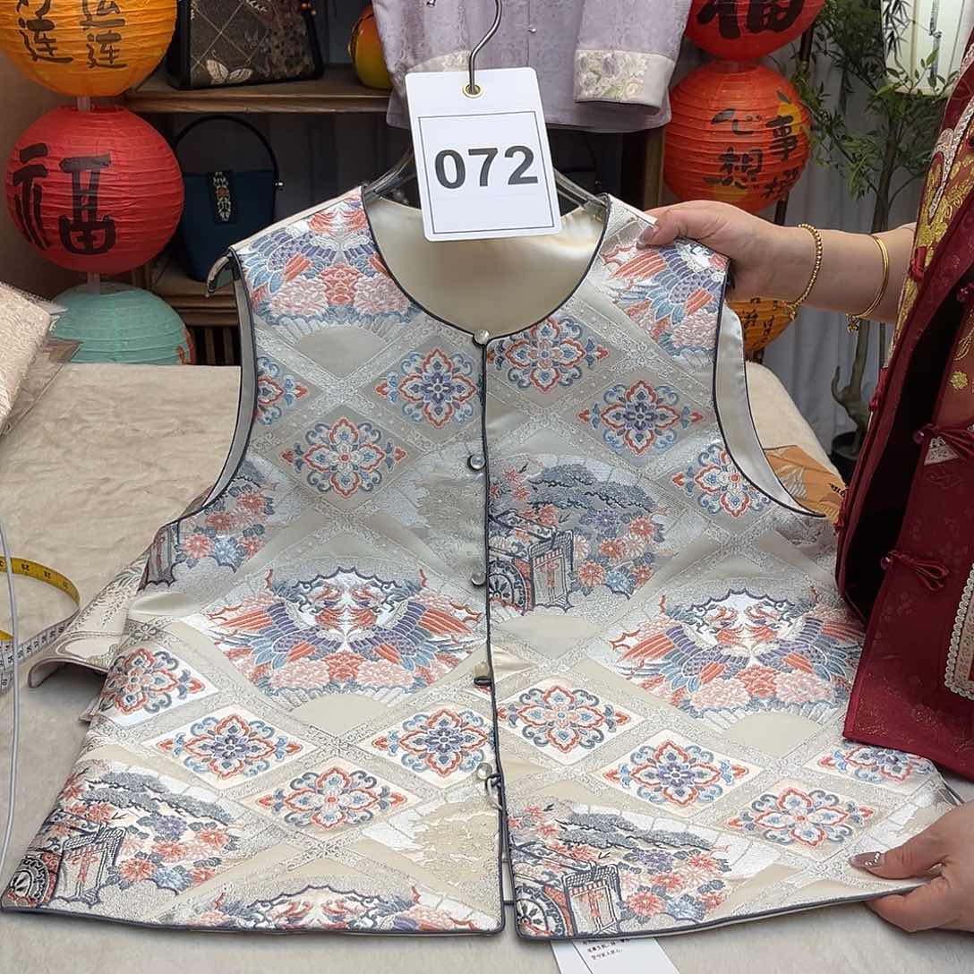 刺绣西阵织马甲成衣胸围106