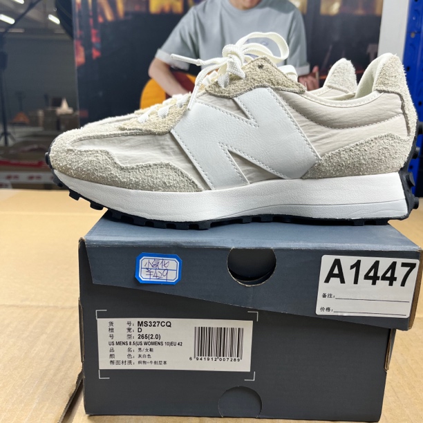 A1447 NEW BALANCE MS327CQ 42码运动鞋直播微瑕疵 无售后