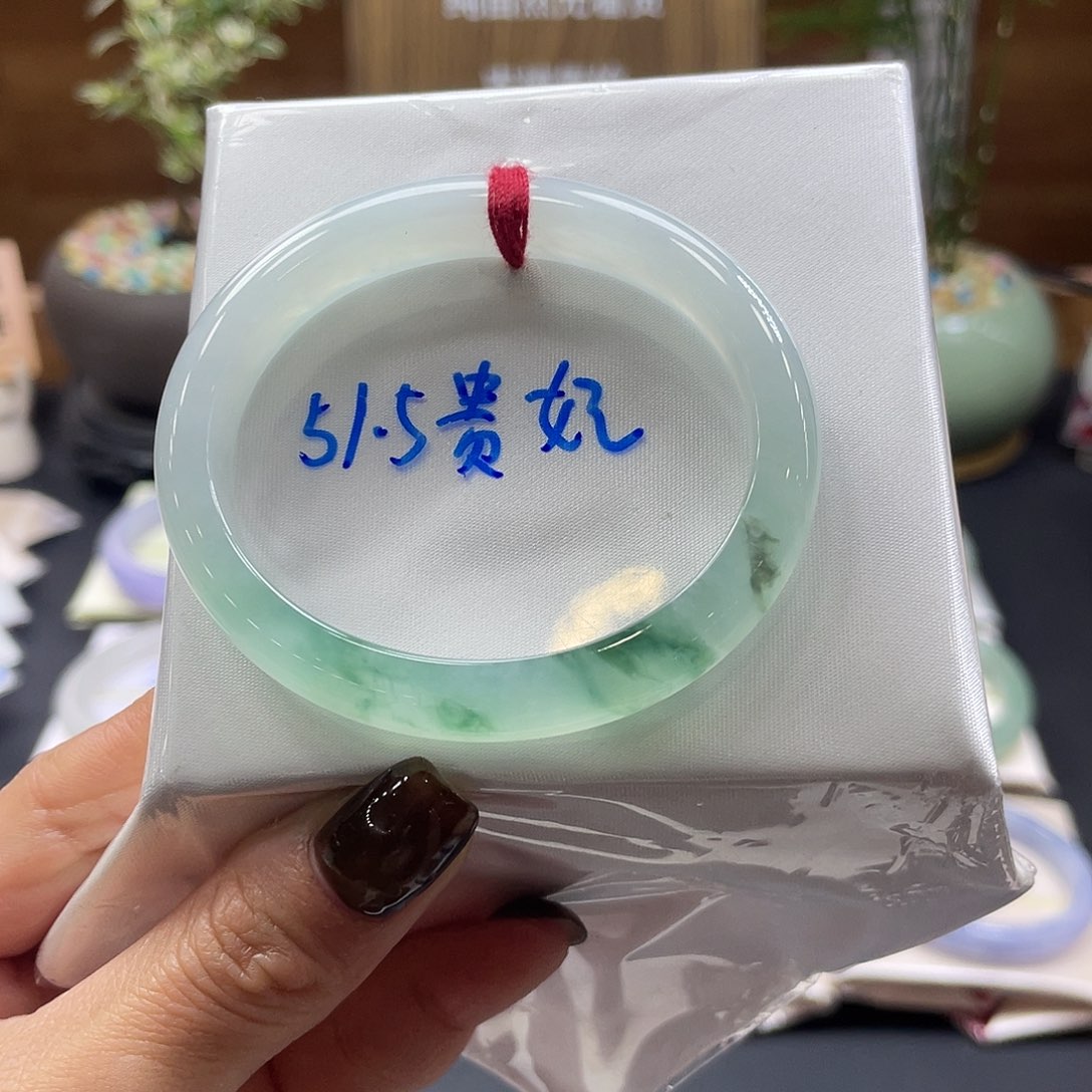 翡翠未镶嵌手镯17 号