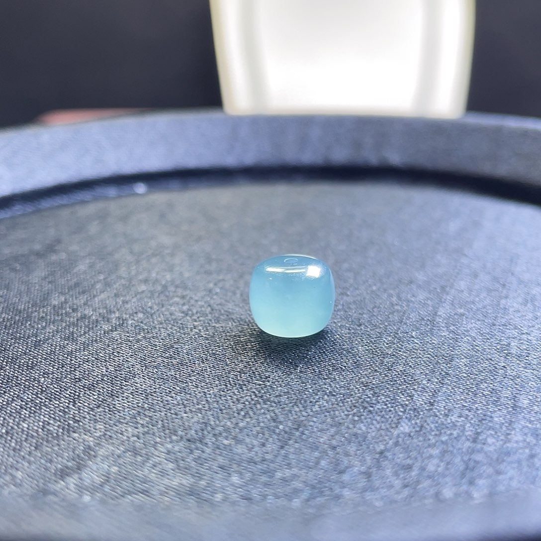 布***爷翡翠散珠9.7*8.2mm老型珠