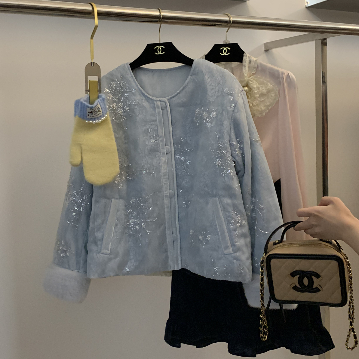 “海盐蓝小国风”圆领立体钉珠小外套～