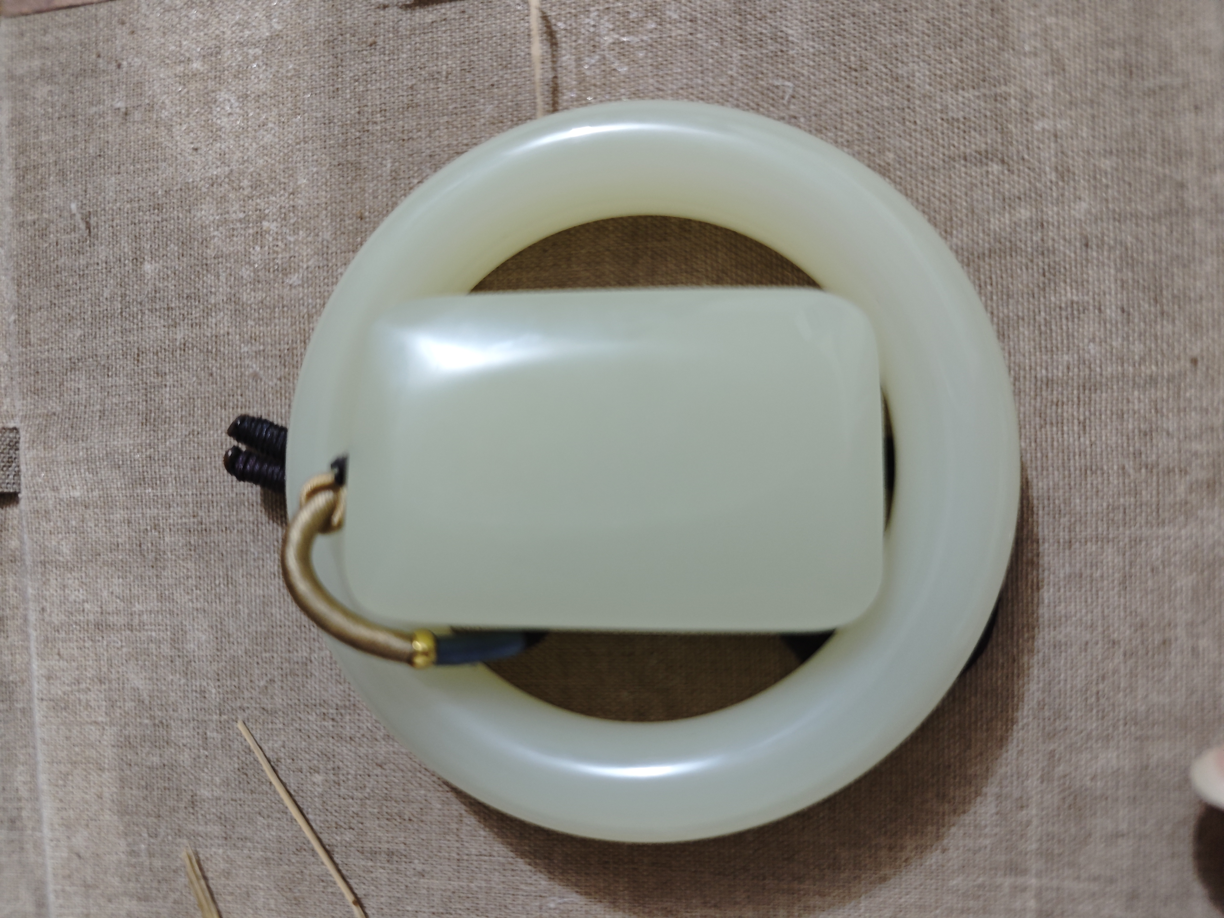 和田玉无事牌手镯一套