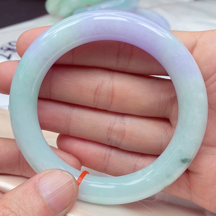 翡翠手镯未镶嵌59圈