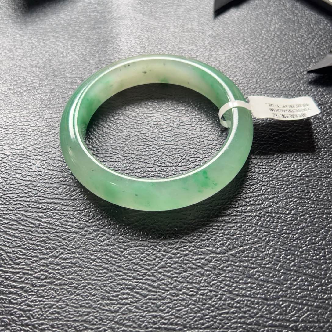 石英质玉（非洲翠）未镶嵌手镯