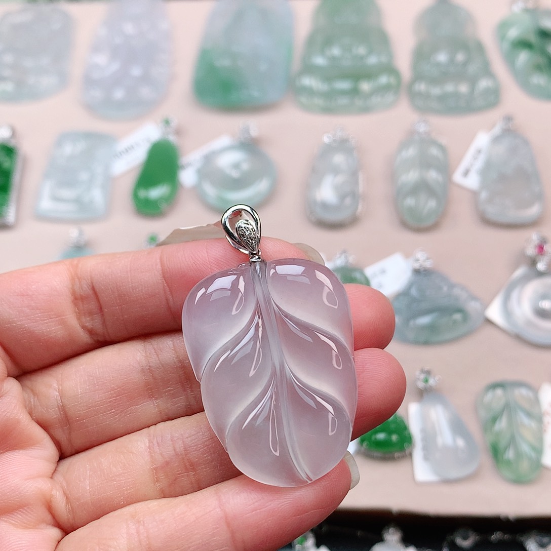 翡翠颈饰18K金镶嵌叶子