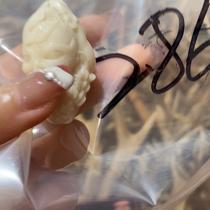 勇***钱无非金属鹿角鹿角