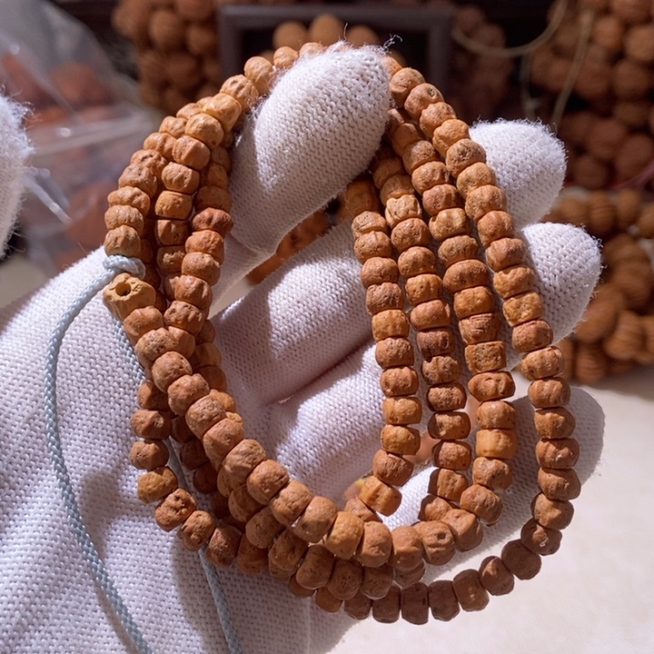 手串文玩核桃…………2