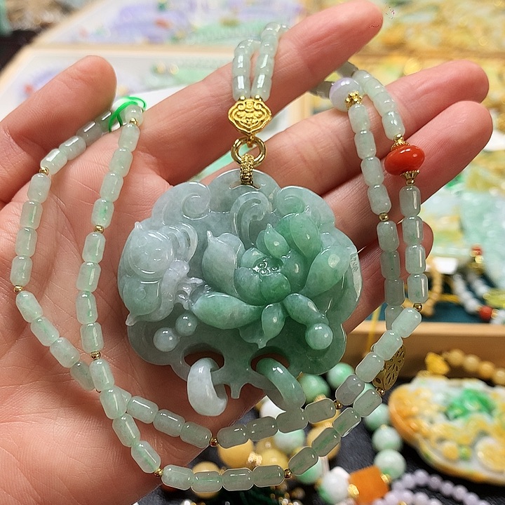 翡翠颈饰未镶嵌吊坠