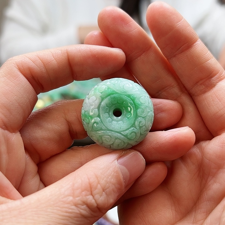 翡翠颈饰未镶嵌吊坠