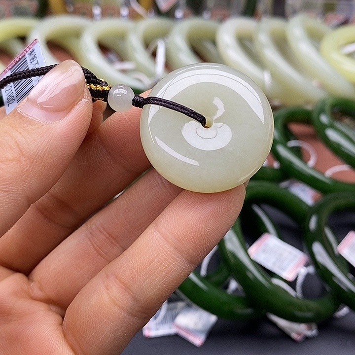 未镶嵌和田玉挂件