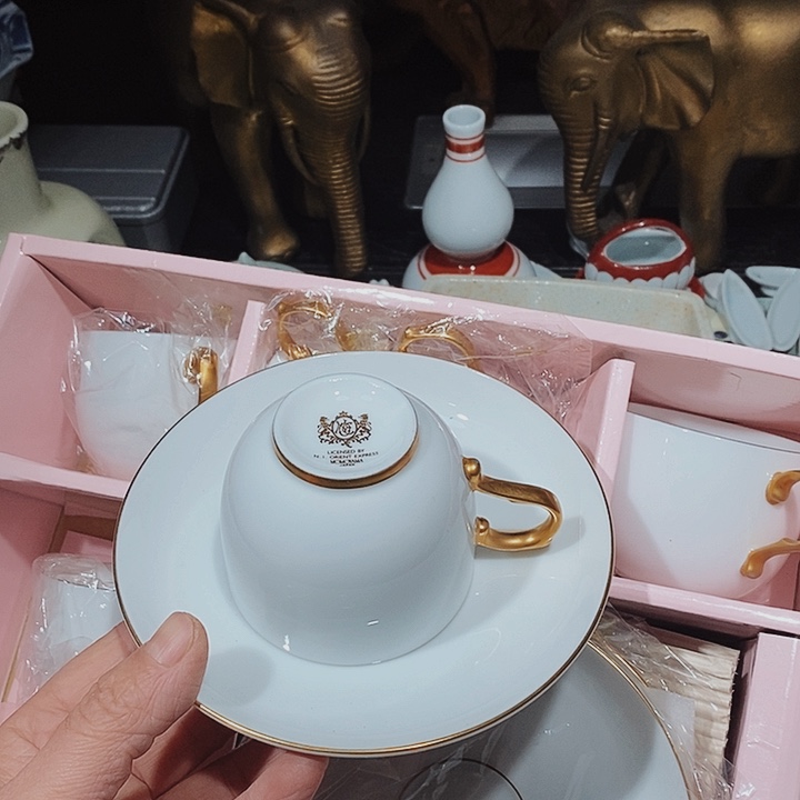 瓷片6套。带盒咖啡杯