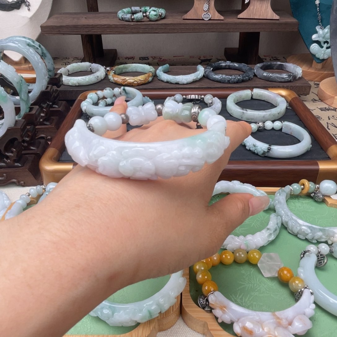 芳***未镶嵌手链翡翠翡翠手链