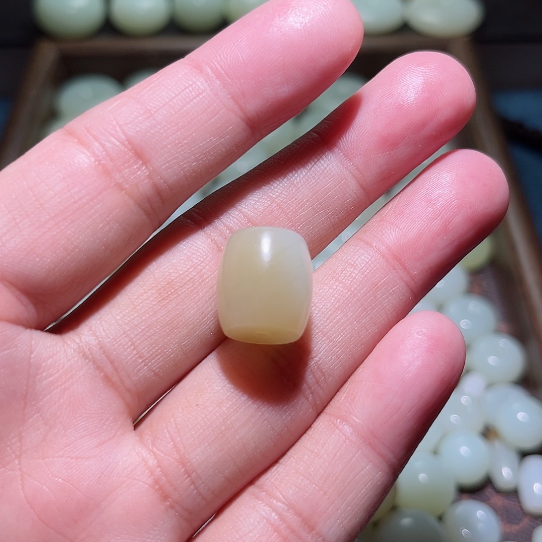 禅***缘和田玉未镶嵌颈饰
