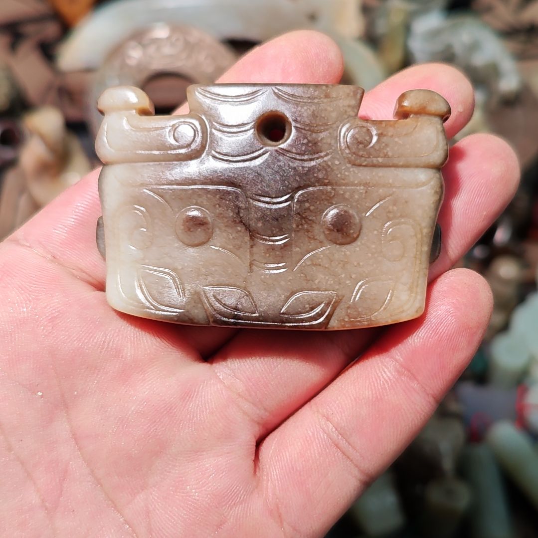 新***华和田玉（糖玉）未镶嵌颈饰