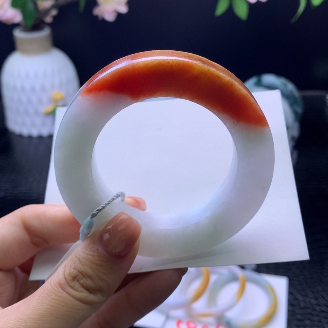 定制翡翠未镶嵌手镯
