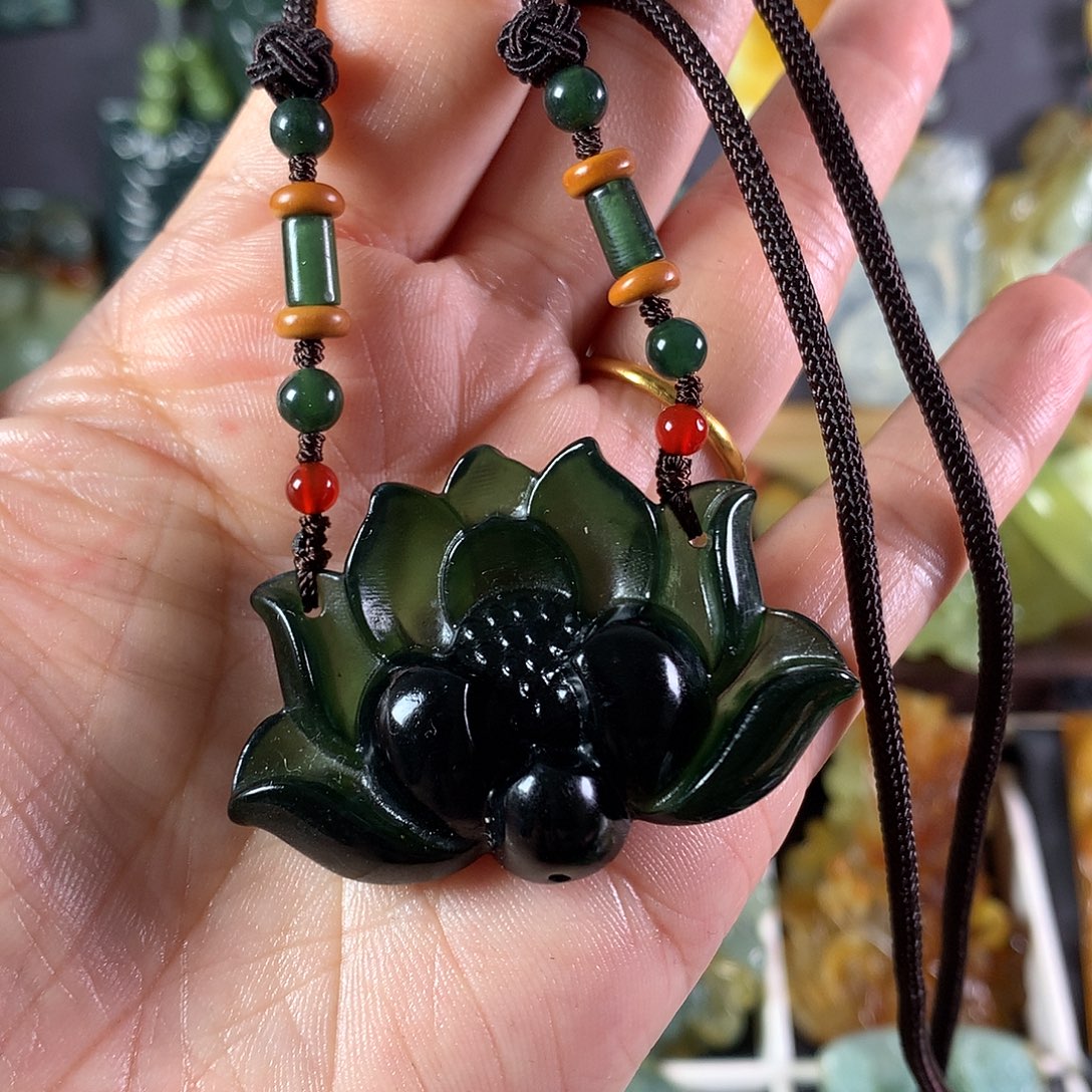 岫玉未镶嵌吊坠(赠链)