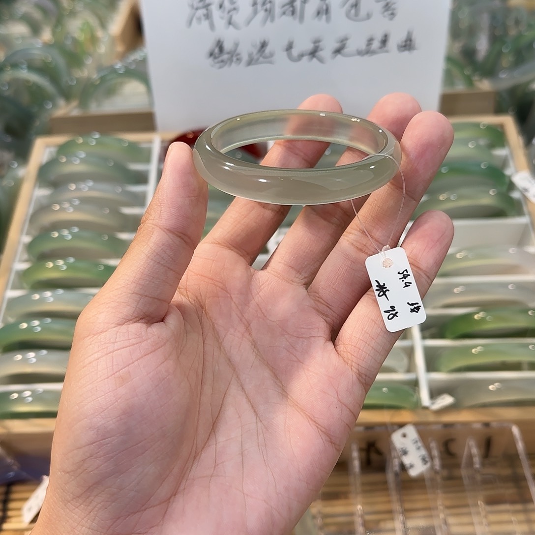 玛瑙/玉髓未镶嵌手镯圈口54.4