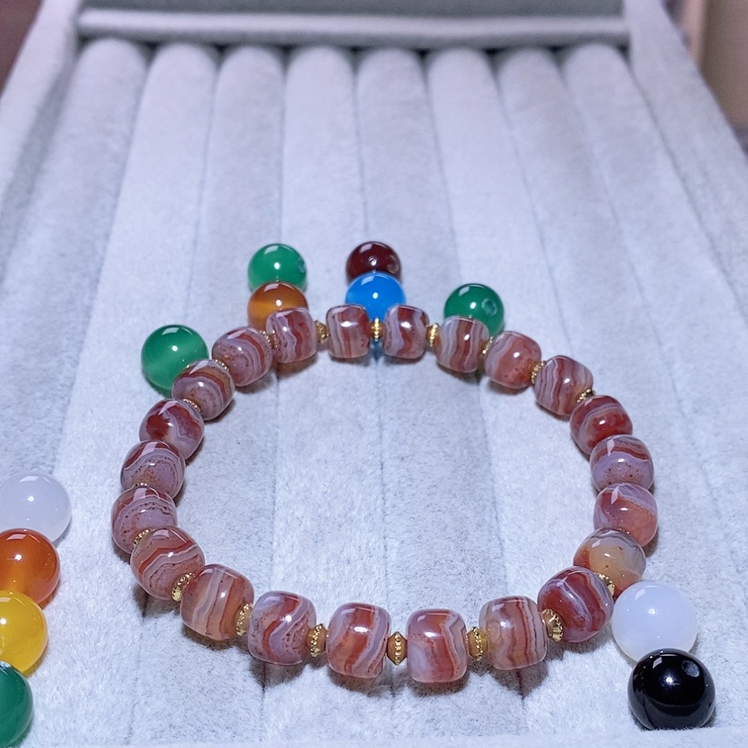 玛瑙/玉髓颈饰未镶嵌Y****?